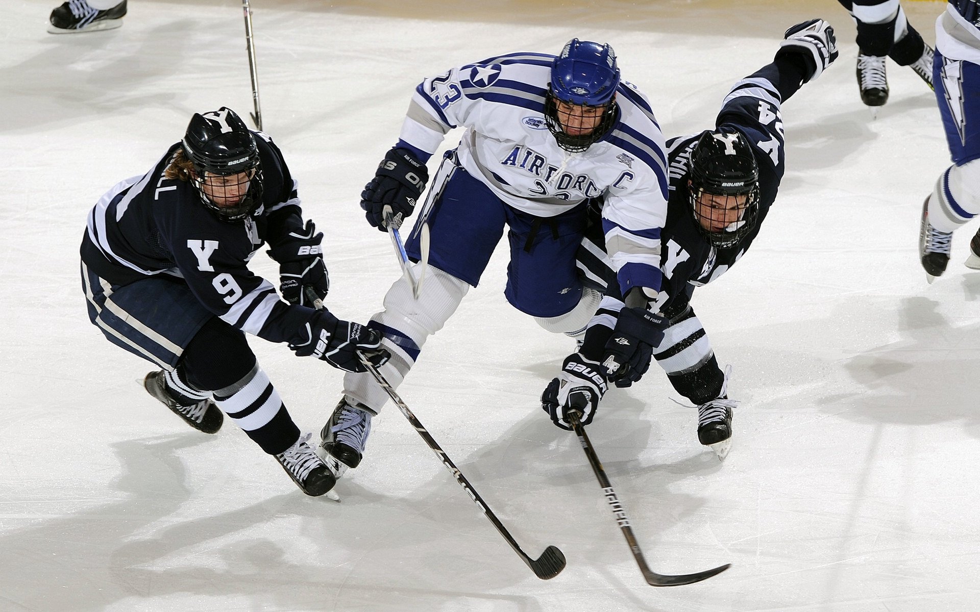 体操世锦赛中国女团摘金,平衡木惊艳全场,2021世界体操锦标赛中国女队全能决赛