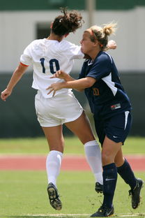 乐鱼体育app官网入口-环球足球：不同大陆足球文化的碰撞，环球足球鞋