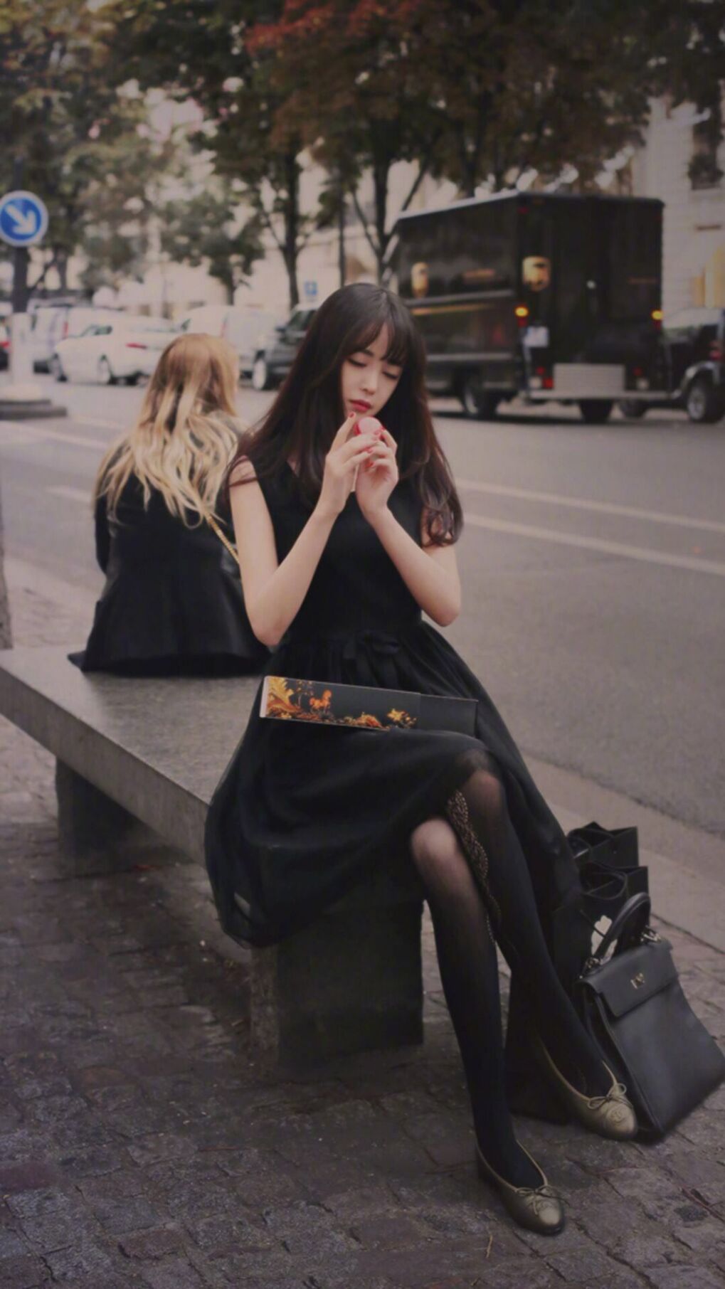 “简阳文体中心羽毛球赛：选手超高竞技状态，决战激烈”