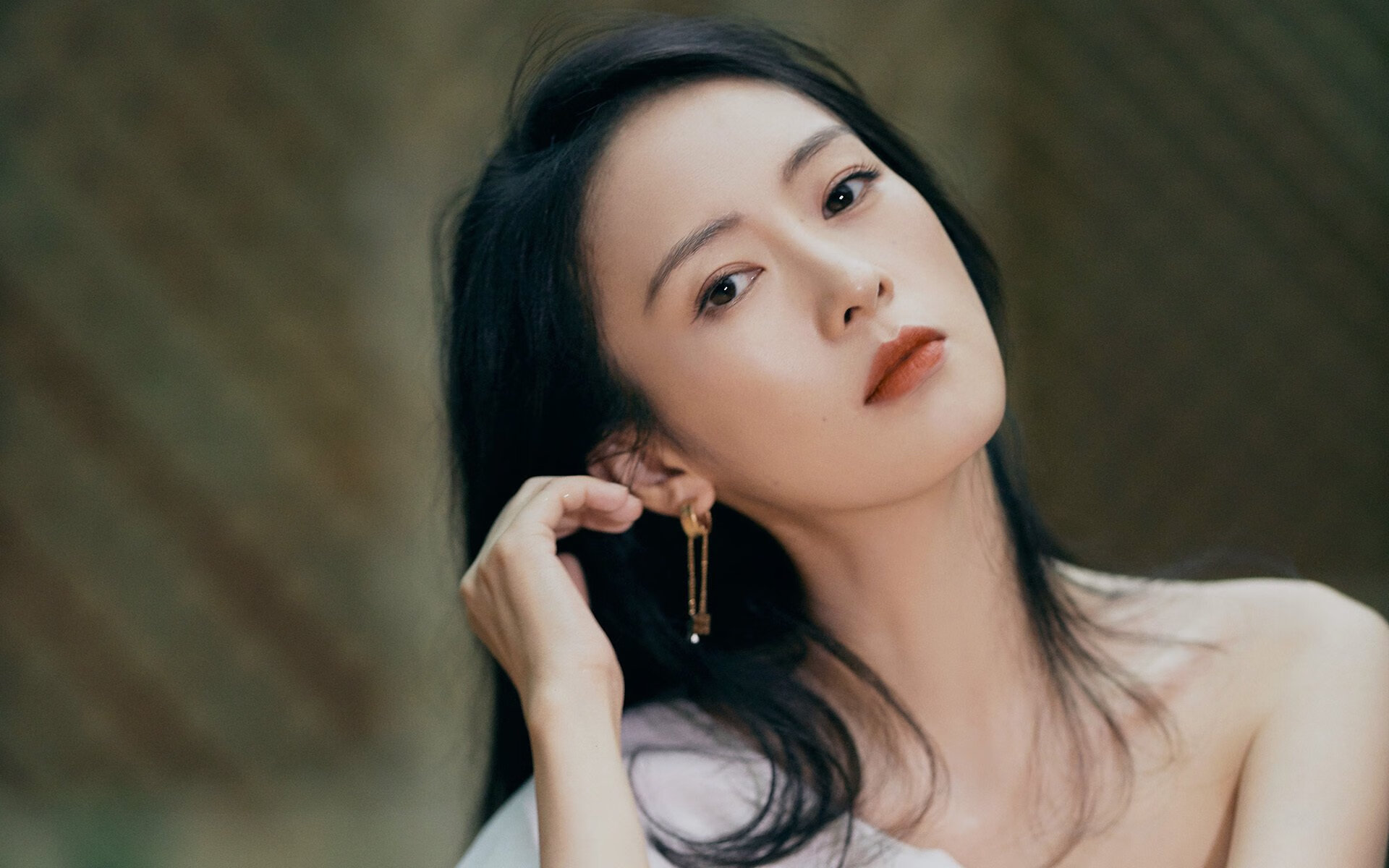 中超联赛中国足球战平 球员状态整体平稳,中超国足比拼